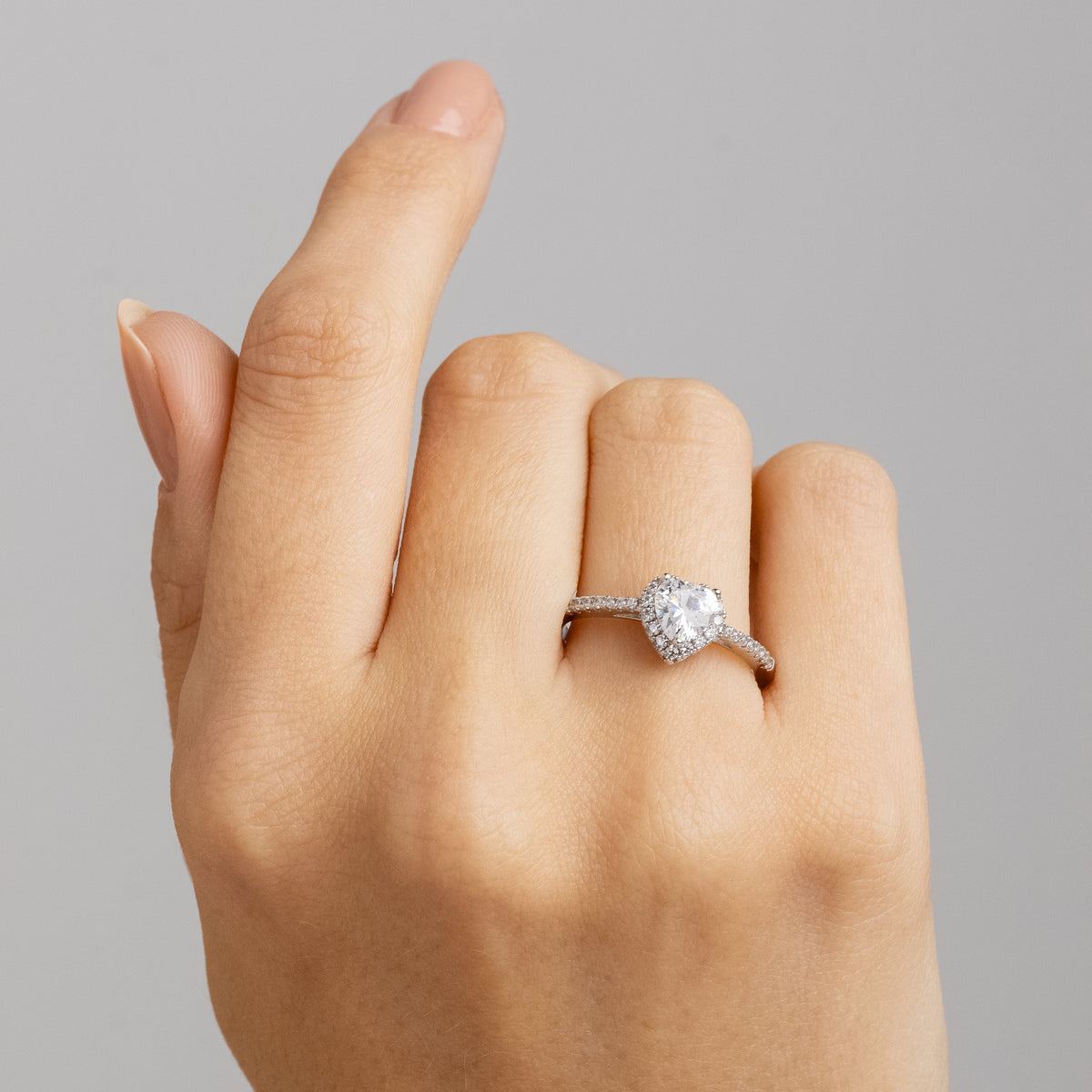 Anel Solitário Romantique Ouro Branco 18K