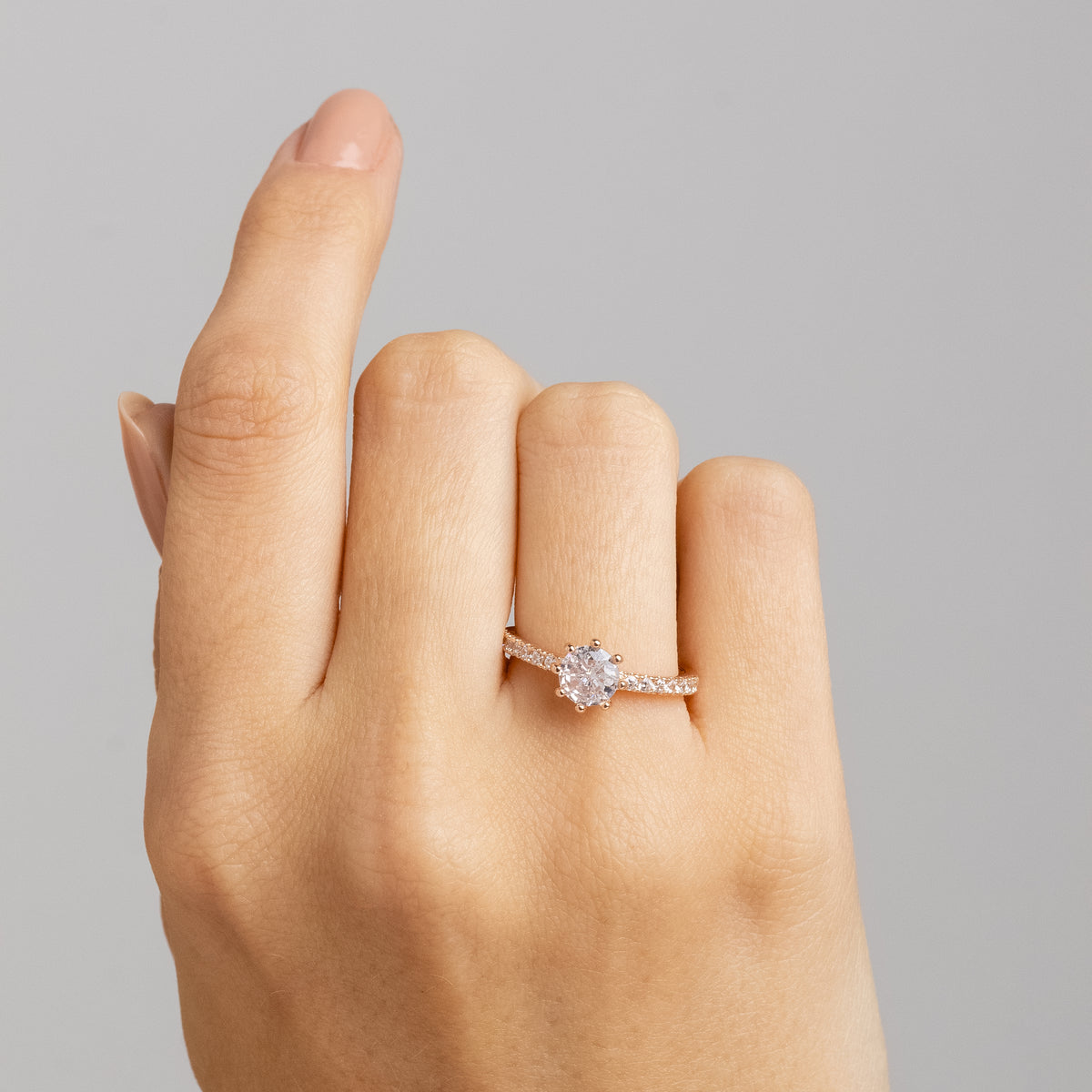 Anel Solitário Ilia Ouro Rosé 18K