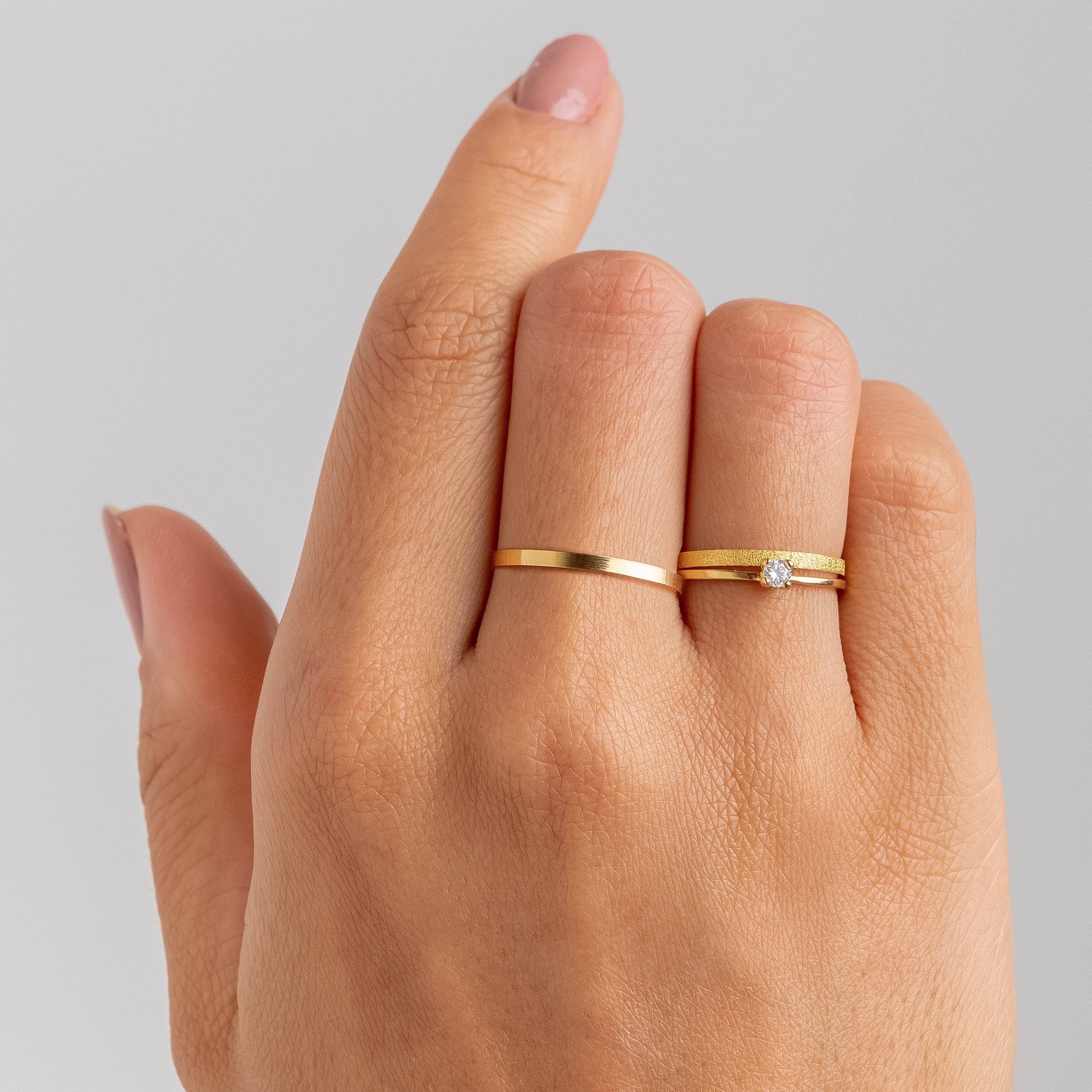Alianças de Casamento Nobre Duo Ouro 18K 1.5mm + Anel Brinde