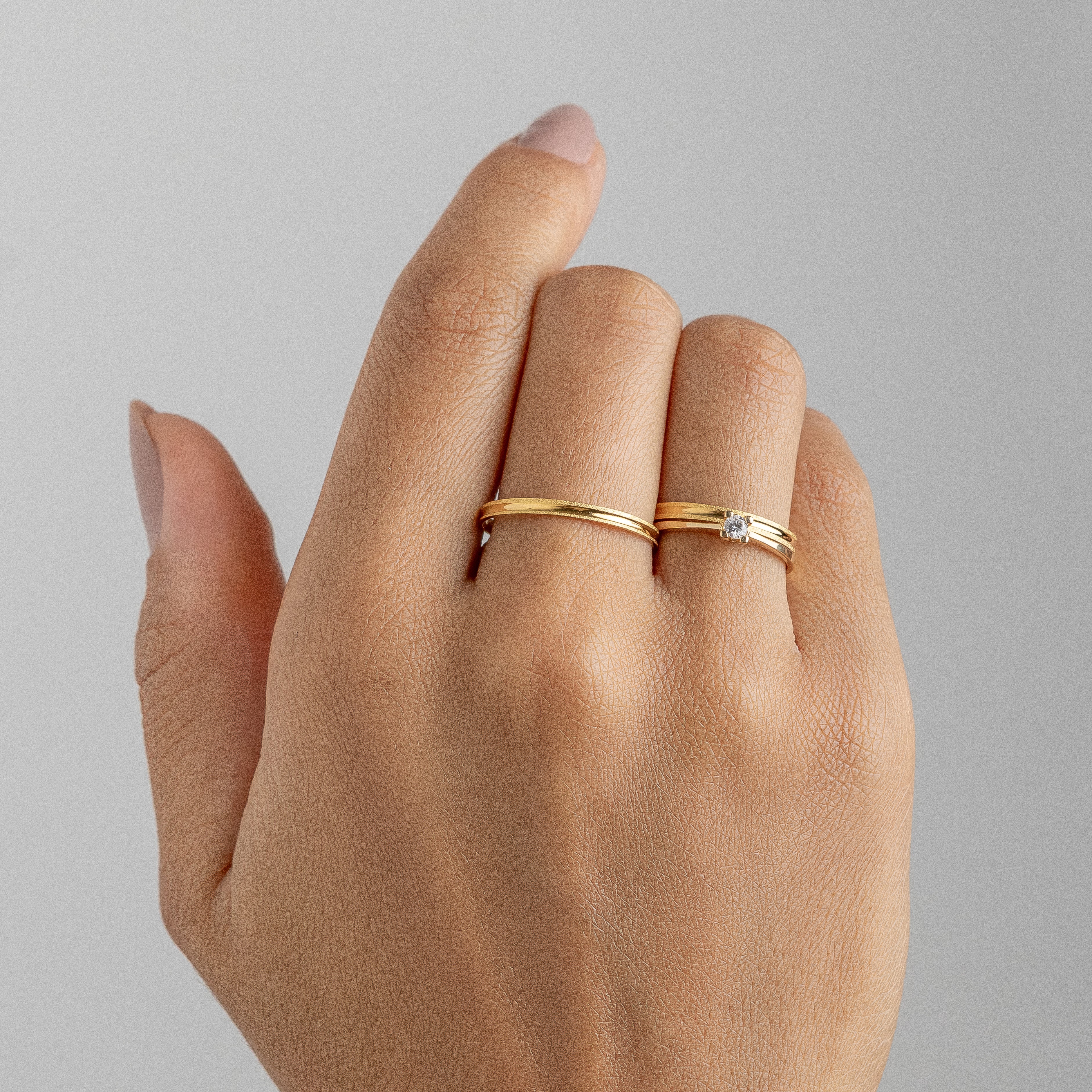Alianças de Casamento Irís Ouro 18K 2mm + Anel Brinde