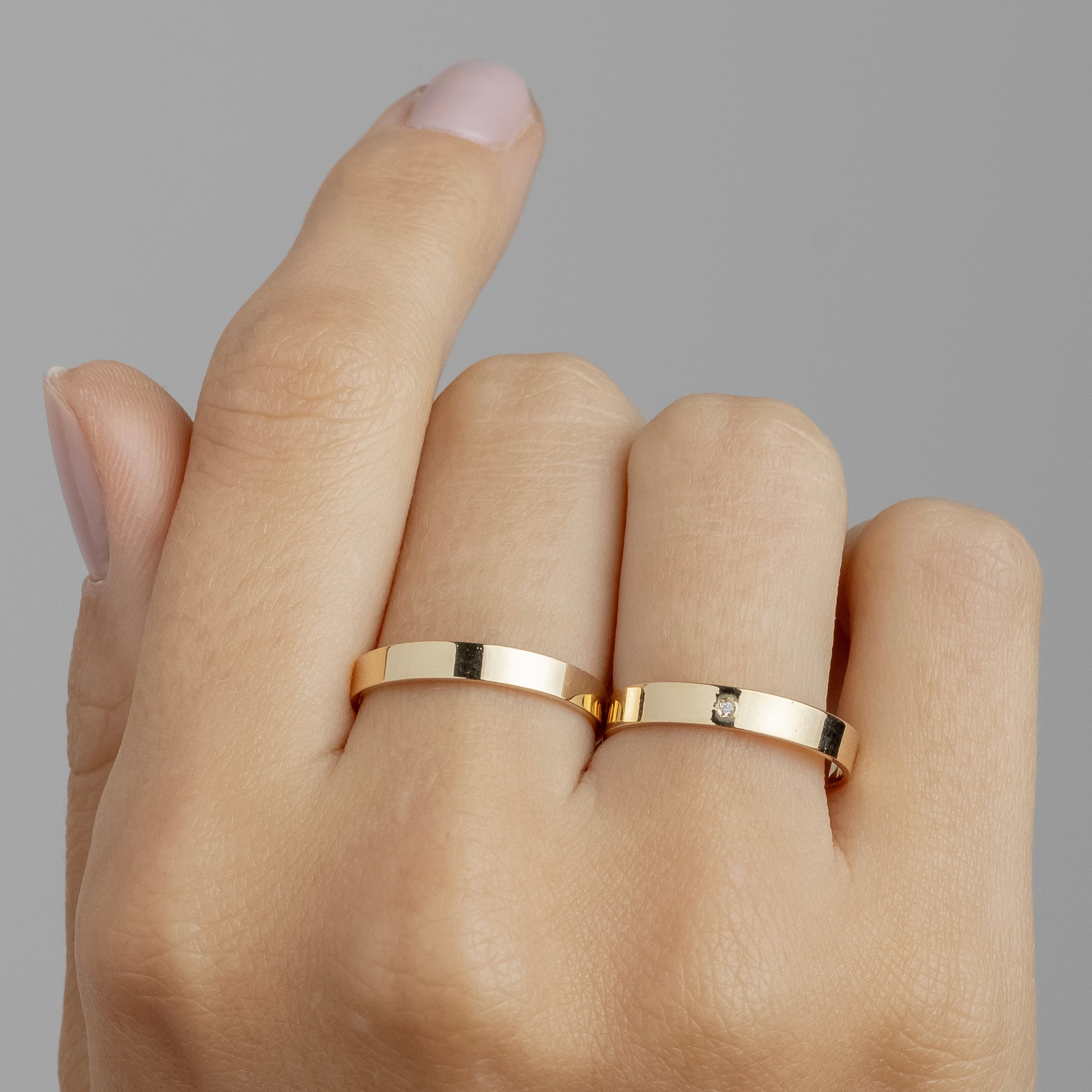 Alianças Innocence 3mm Banhadas a Ouro + Anel Brinde