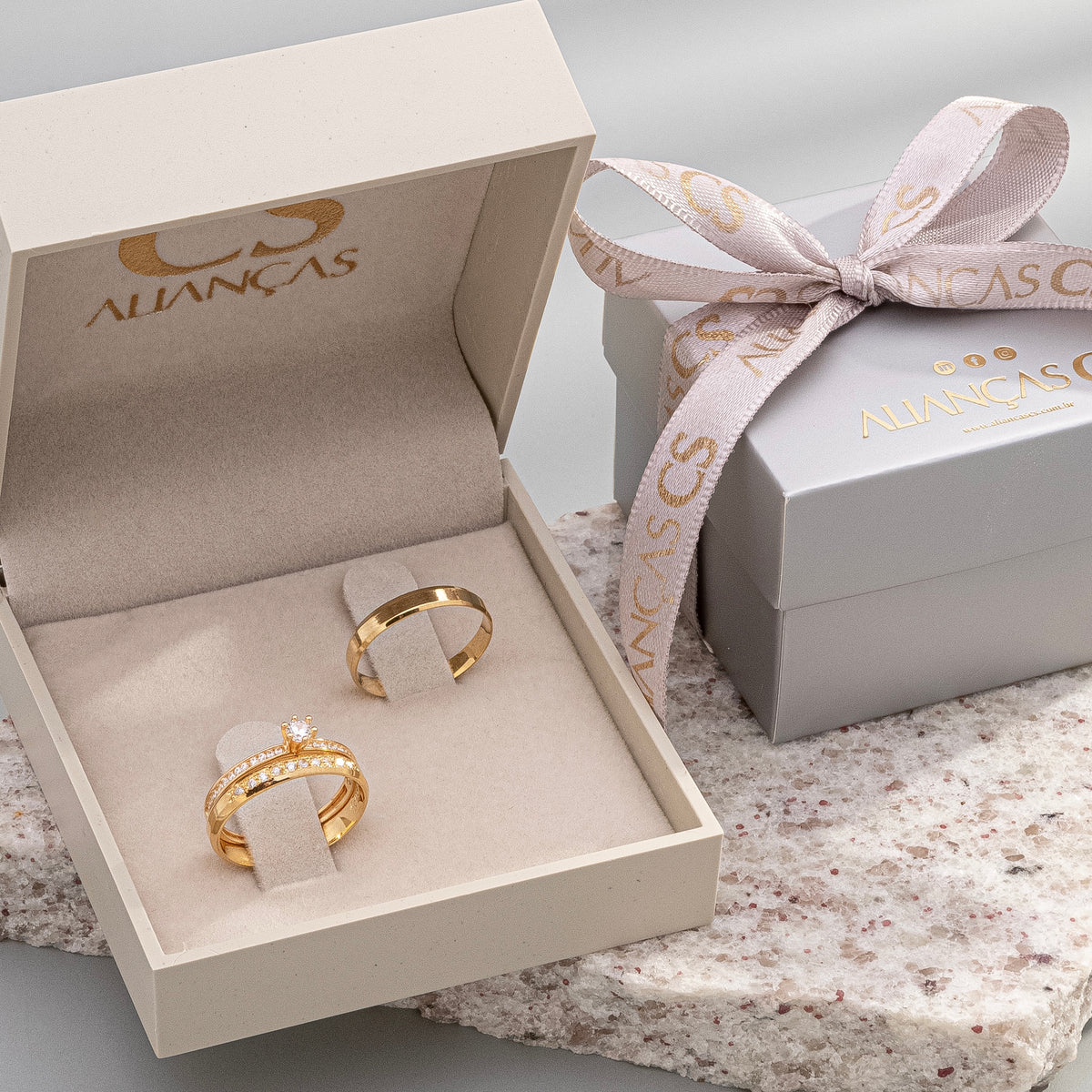 Alianças de Casamento Angel Ouro 10K 3mm + Anel Brinde