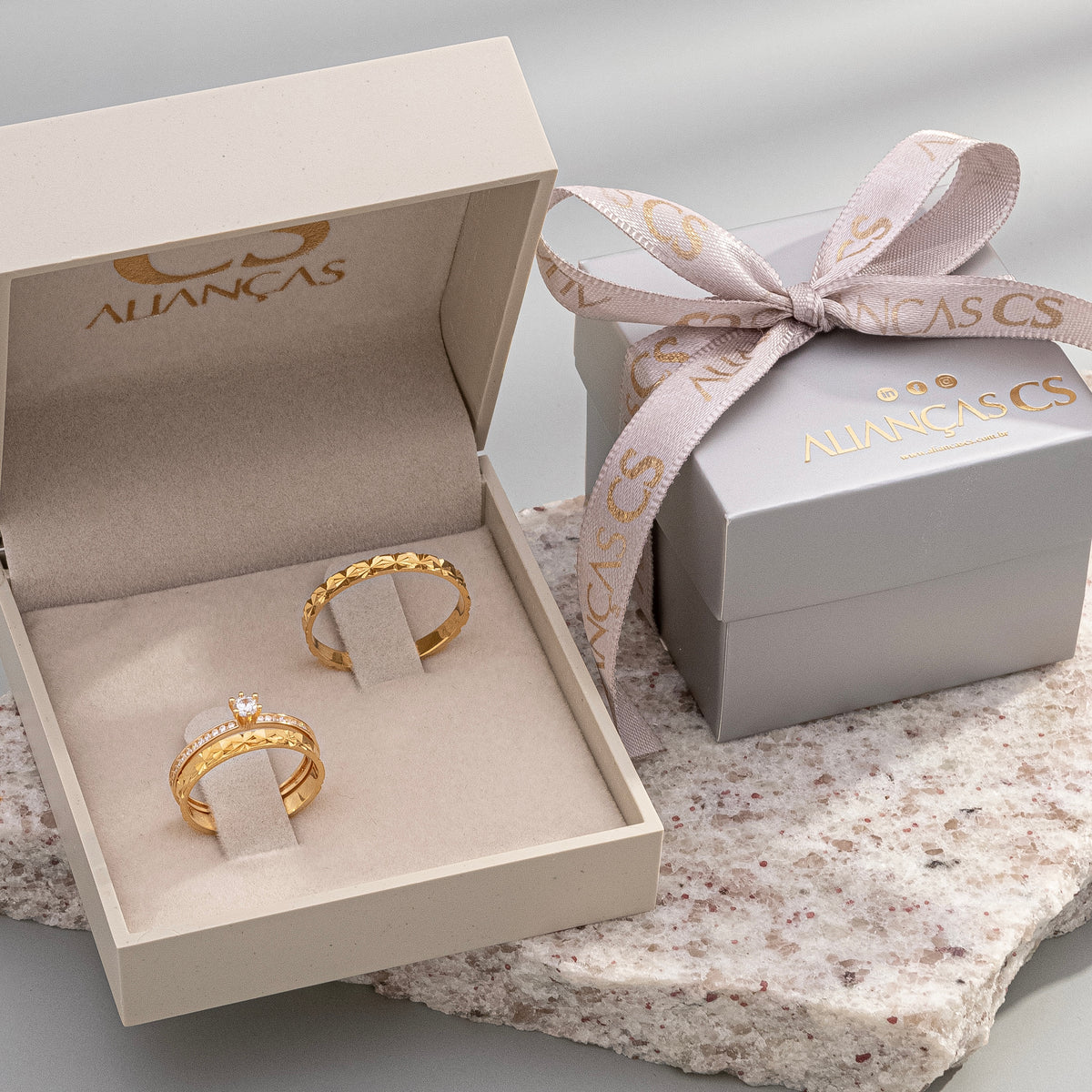Alianças de Casamento Mont Real Ouro 10K 3mm + Anel Brinde
