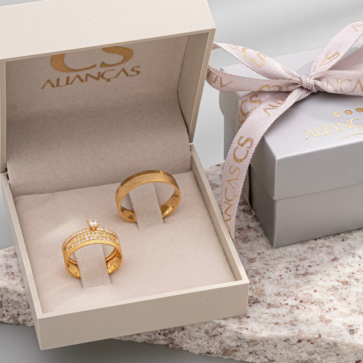 Alianças de Casamento Diamond Ouro 10K 5mm + Anel Brinde
