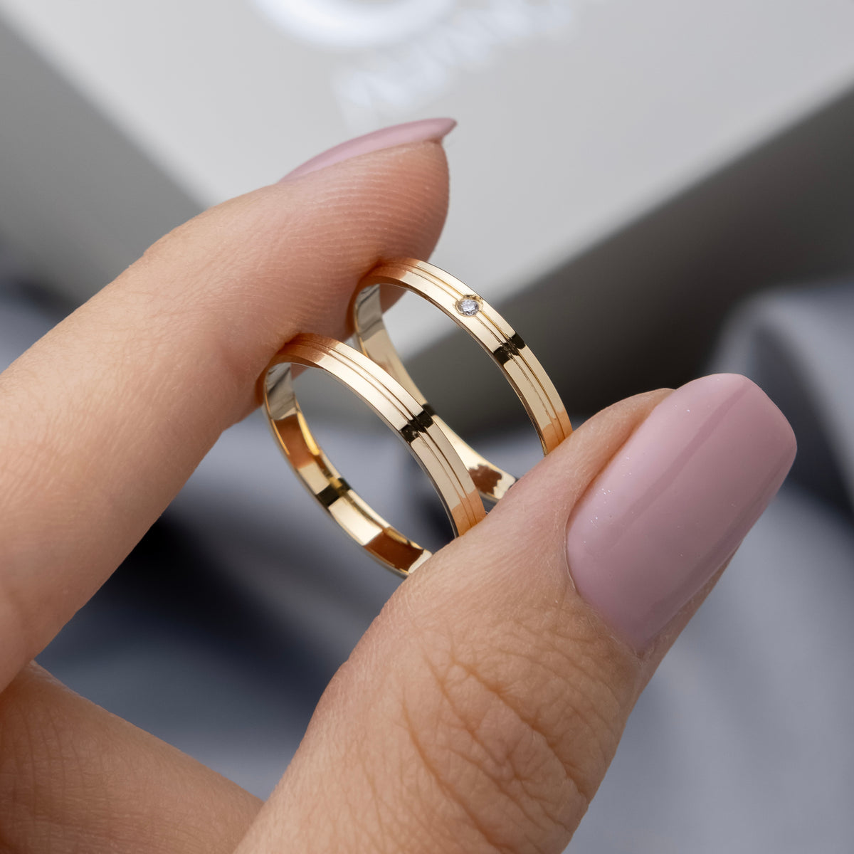 Alianças de Casamento Jade Ouro 18K 2mm + Anel Brinde
