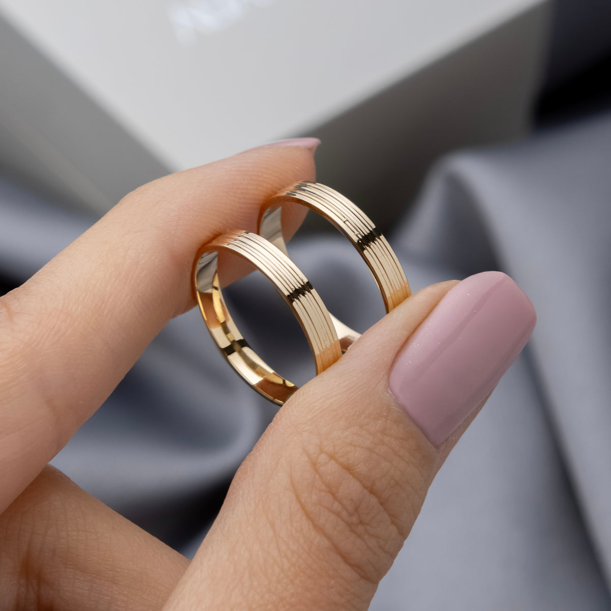 Alianças de Casamento Aura Ouro 10K 3mm + Anel Brinde