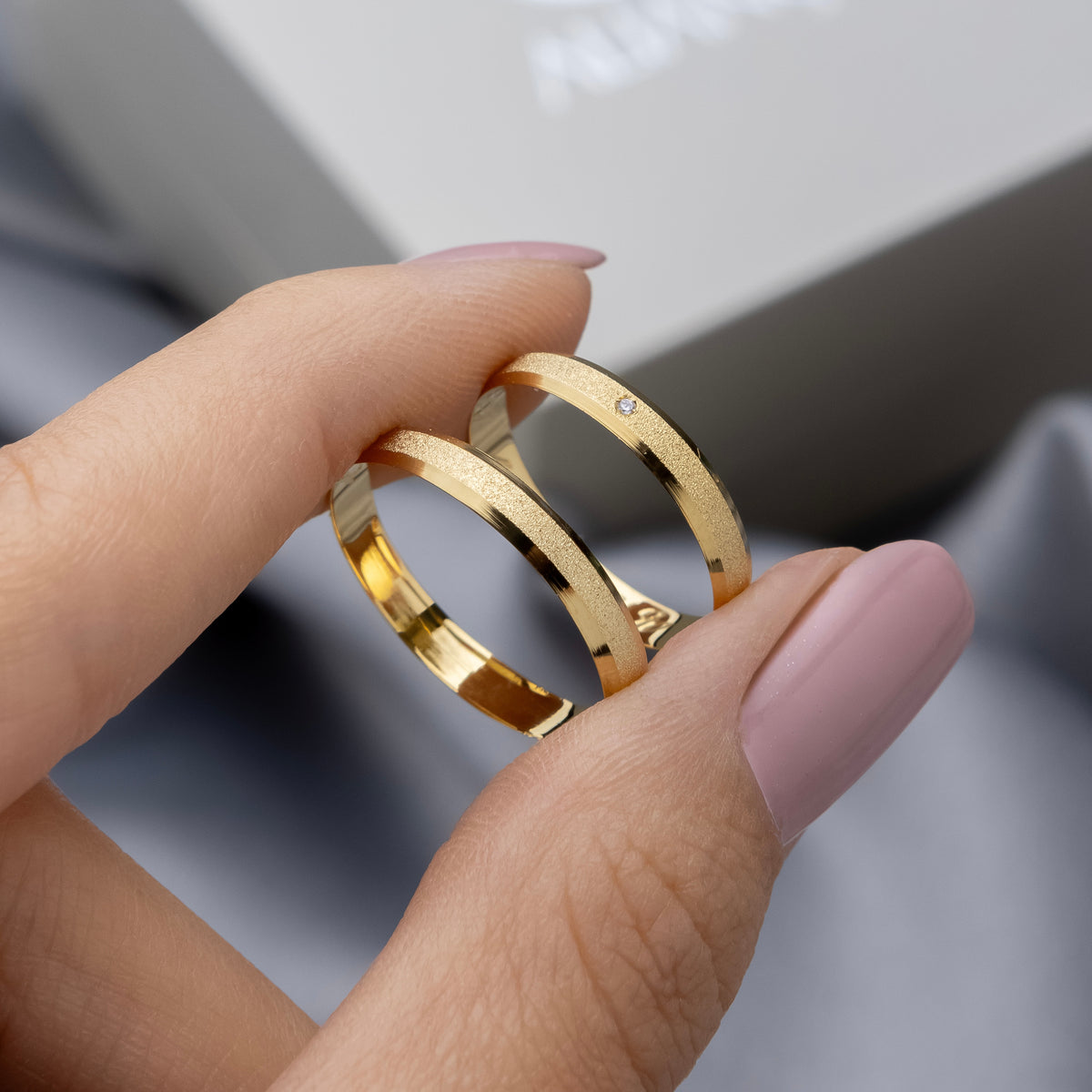 Alianças de Casamento Celestia Ouro 10K 3mm + Anel Brinde
