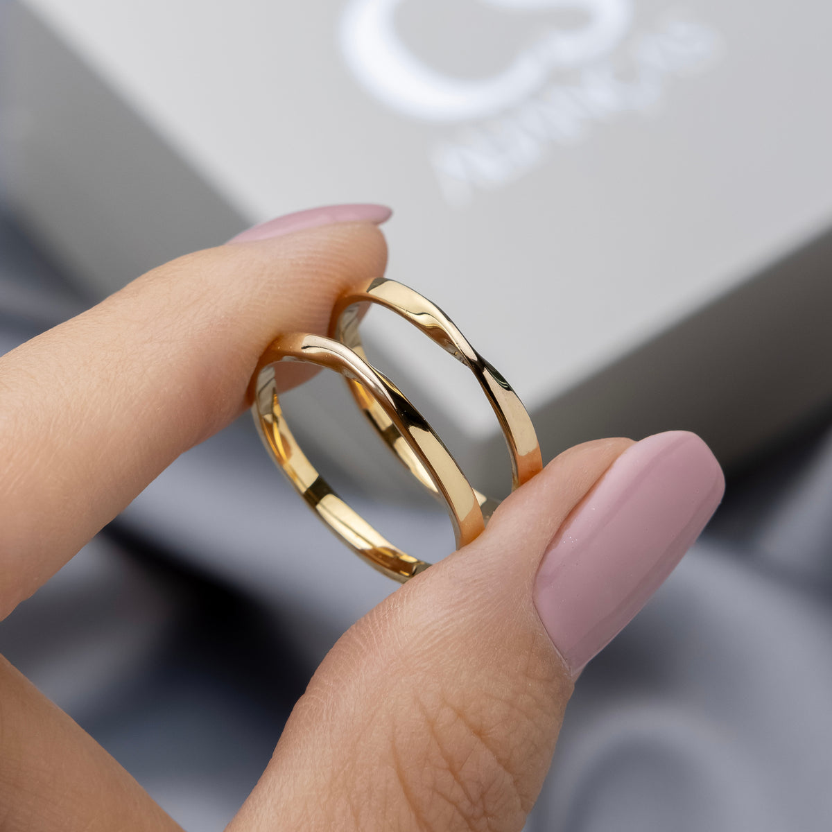 Alianças Eternity 2mm Banhadas a Ouro + Anel Brinde