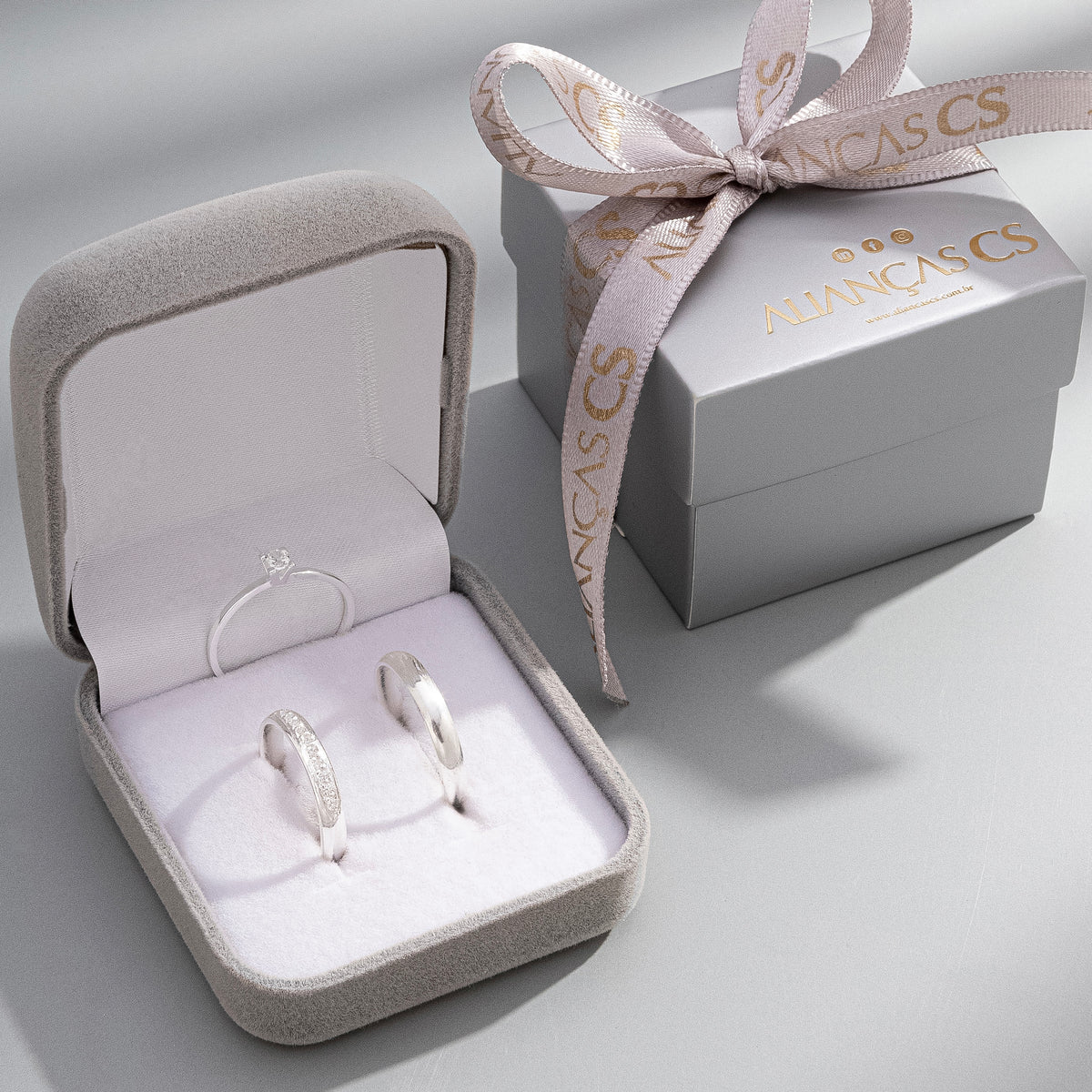 Alianças de Namoro Kiara 3mm + Anel Solitário Classic