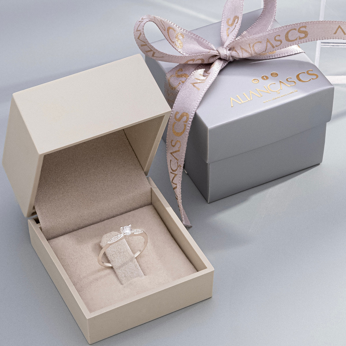 Anel Solitário Delicate (Envio Full)