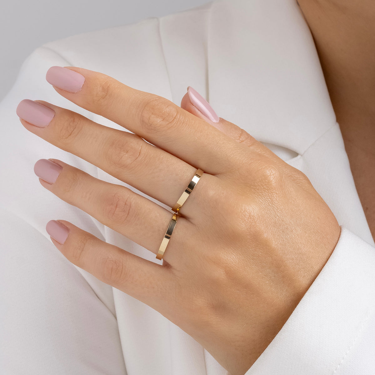 Alianças Nobre 2mm Banhadas a Ouro + Anel Brinde