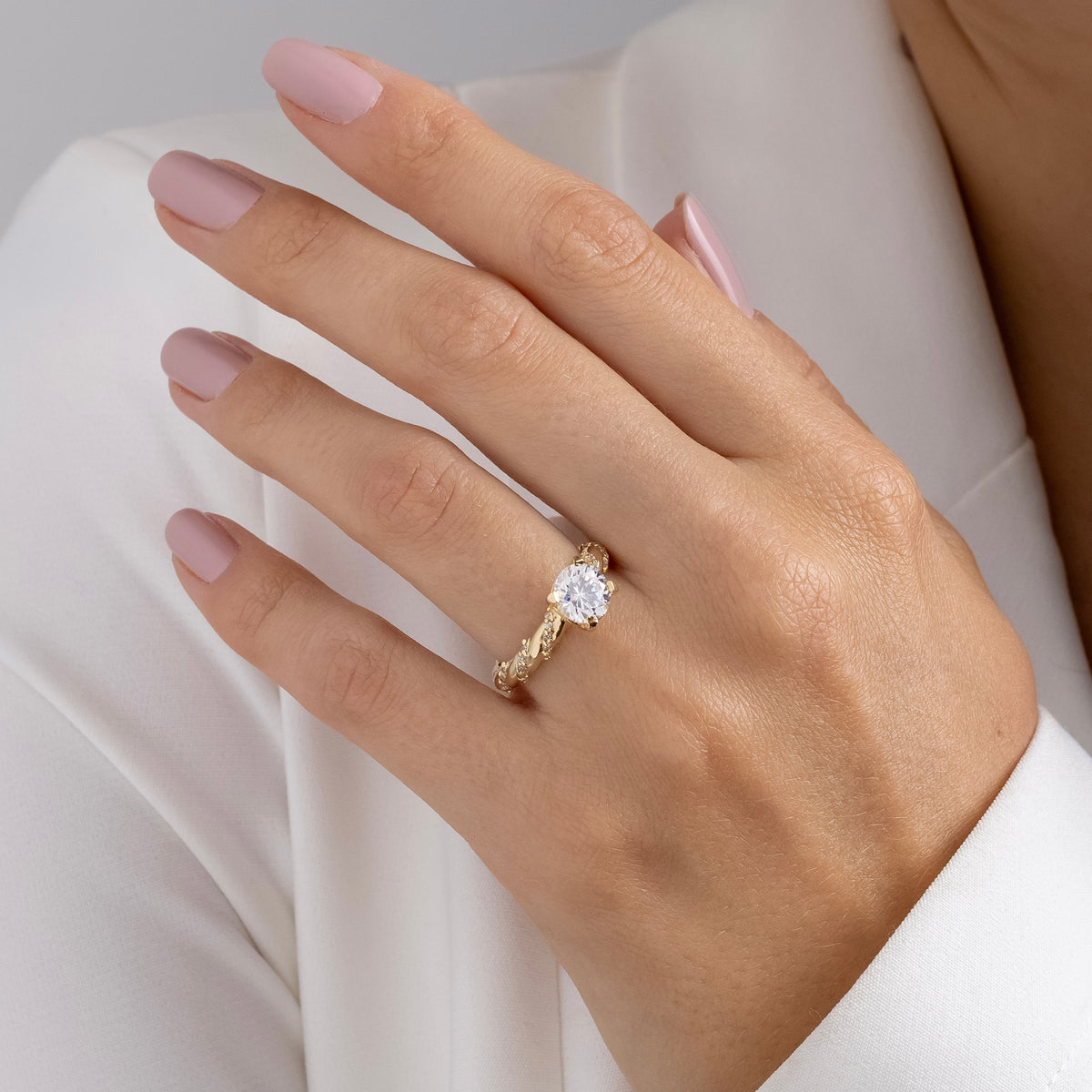 Anel Solitário Evangeline Ouro 18K