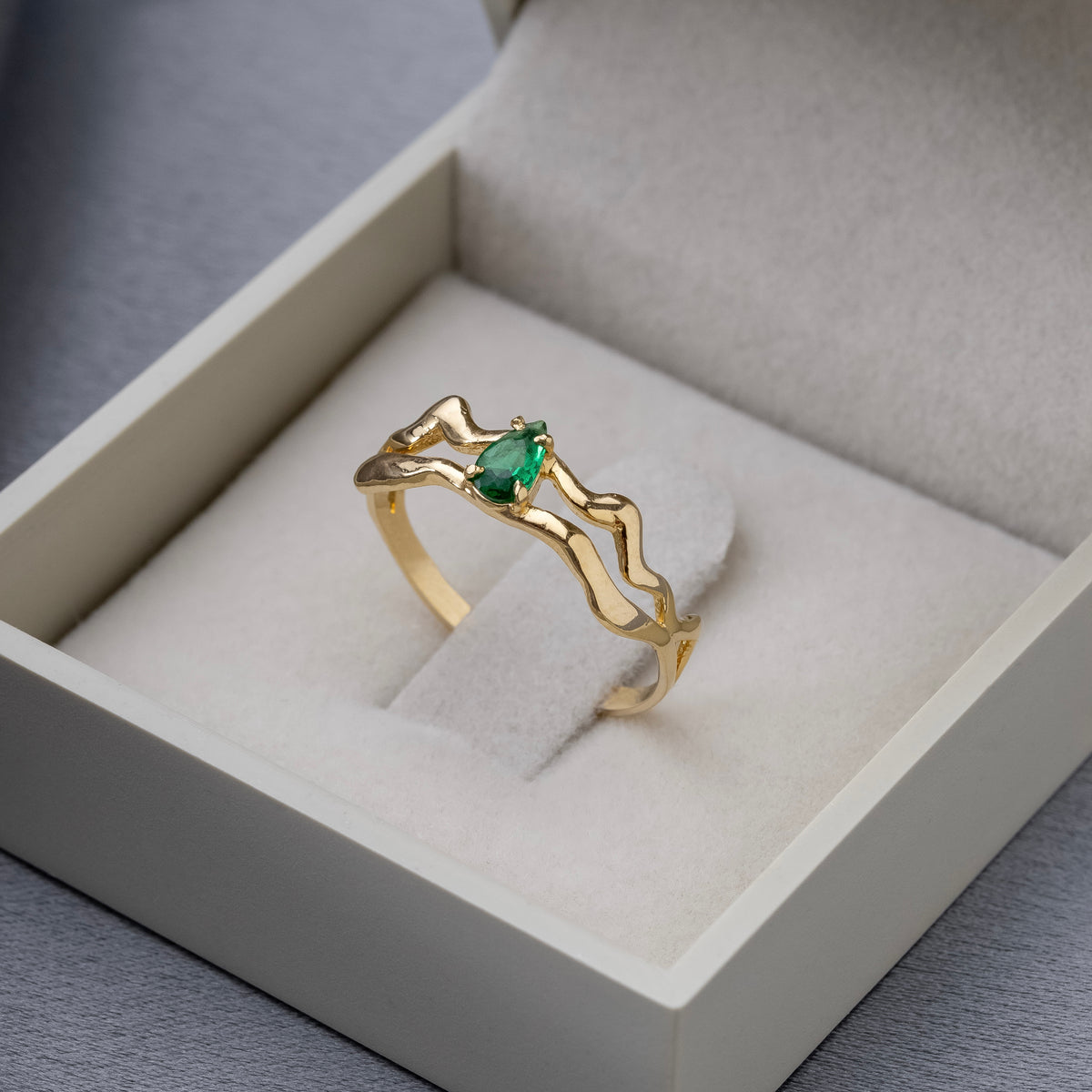 Anel Solitário Edwina Ouro 18K