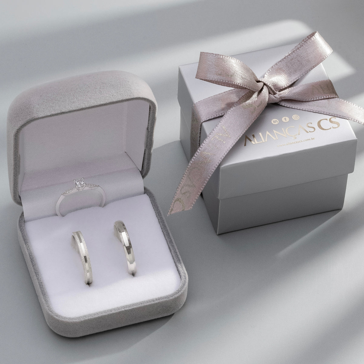 Alianças de Namoro Liz 3mm + Anel Solitário Classic (Envio Full)