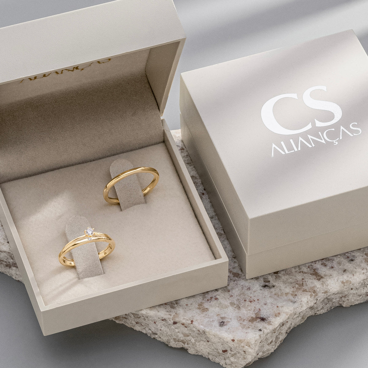 Alianças de Casamento Nuance I Ouro 10K 2mm + Anel Brinde