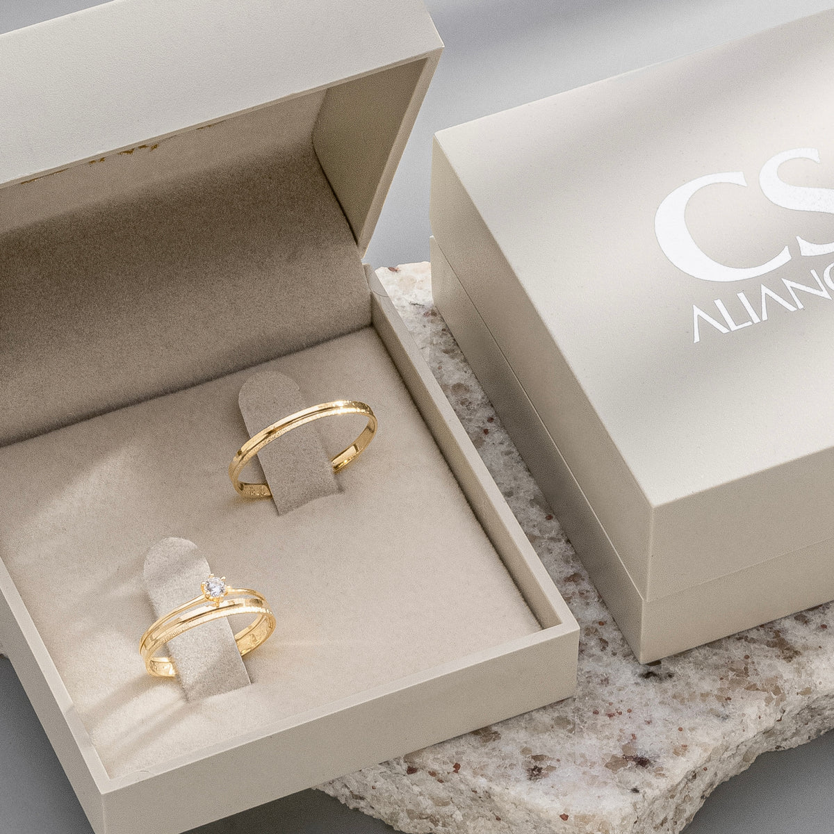 Alianças de Casamento Destiny Ouro 10K 2mm + Anel Brinde