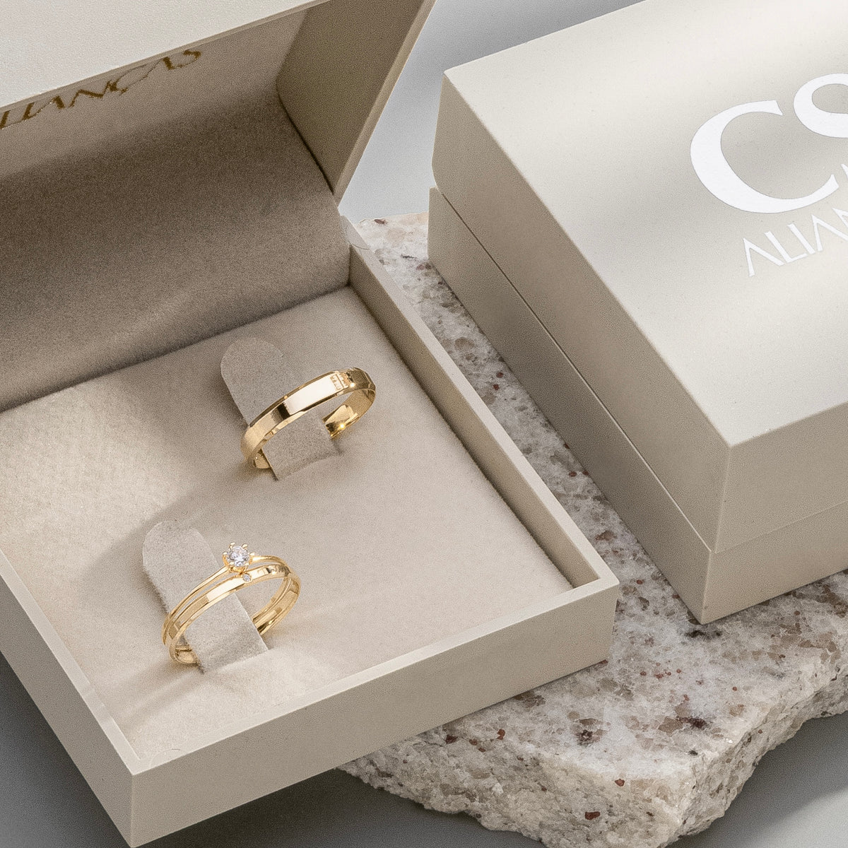 Alianças de Casamento Italian Ouro 18K 2mm/3mm + Anel Brinde