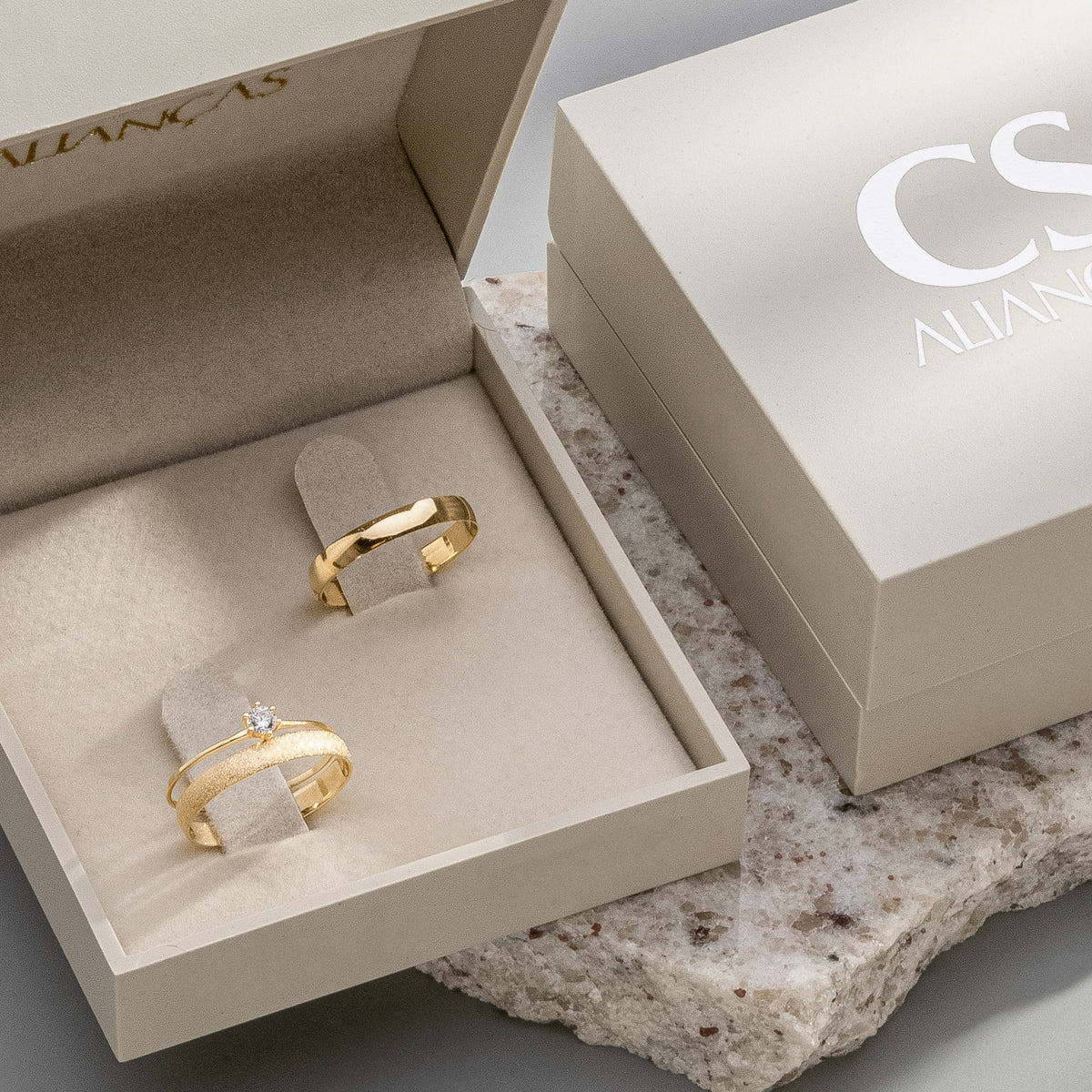 Alianças de Casamento Classic Duo Ouro 18K 3mm + Anel Brinde