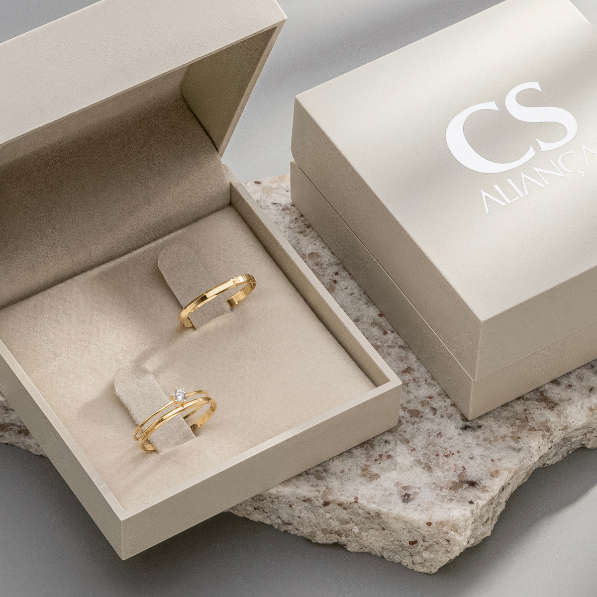 Alianças de Casamento Italian Ouro 18K 1.5mm e 2mm + Anel Brinde