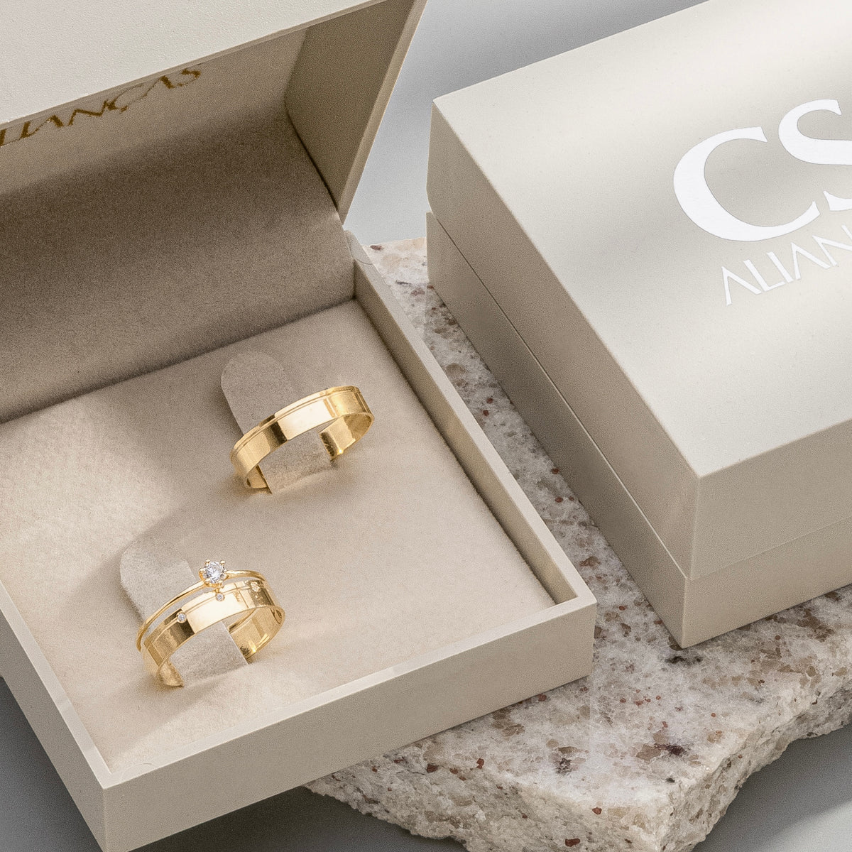 Alianças de Casamento Maltês Ouro 18K 4mm + Anel Brinde
