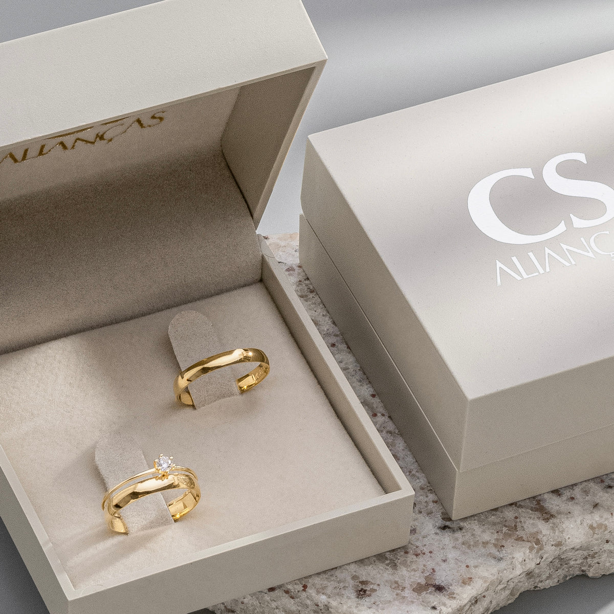 Alianças de Casamento Classic Ouro 10K 4mm + Anel Brinde