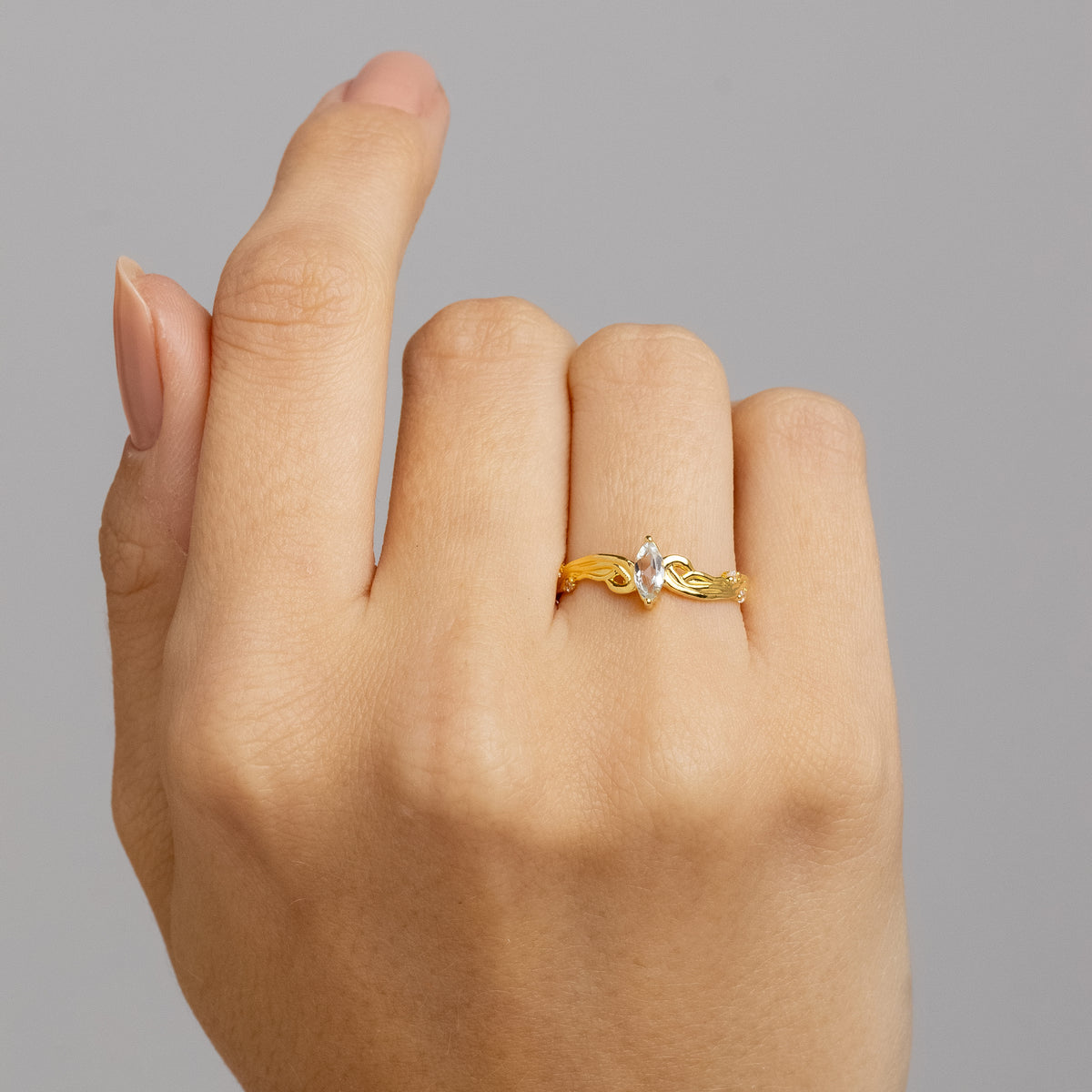 Alianças Melian 4mm Banhadas a Ouro + Anel Solitário Melian