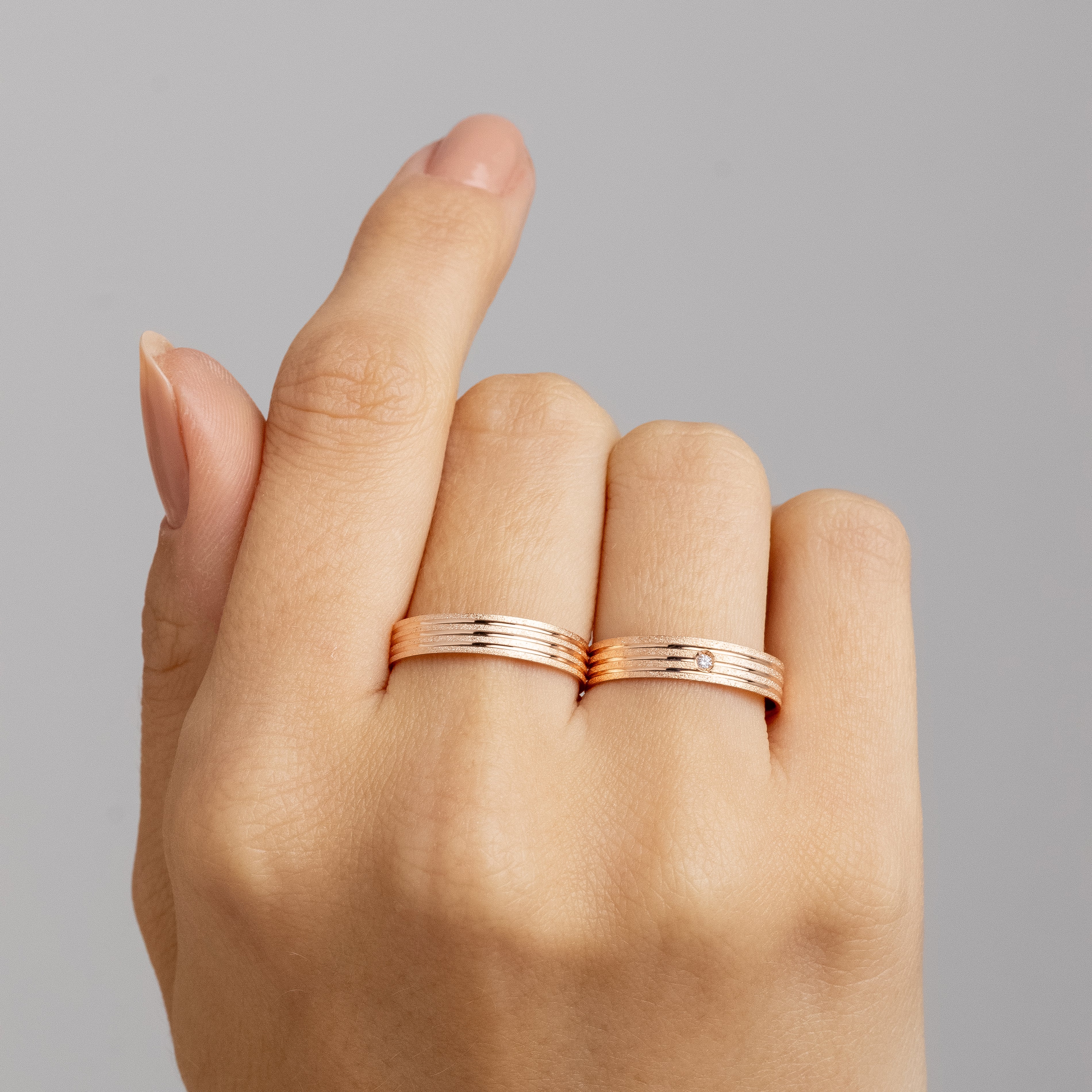 Alianças de Casamento Elysia Ouro Rosé 18K 4.5mm + Anel Brinde