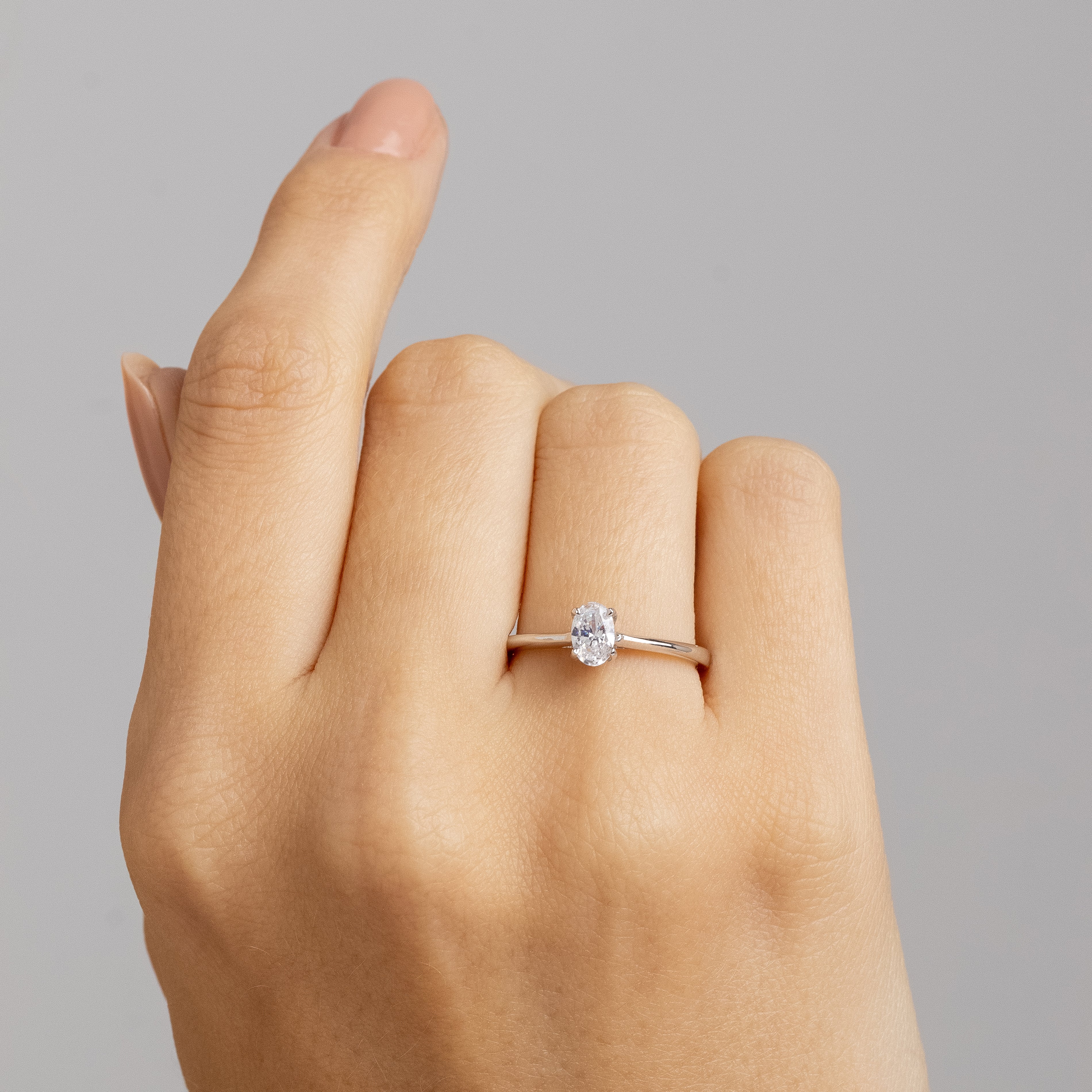 Anel Solitário Vintage Ouro Branco 18K