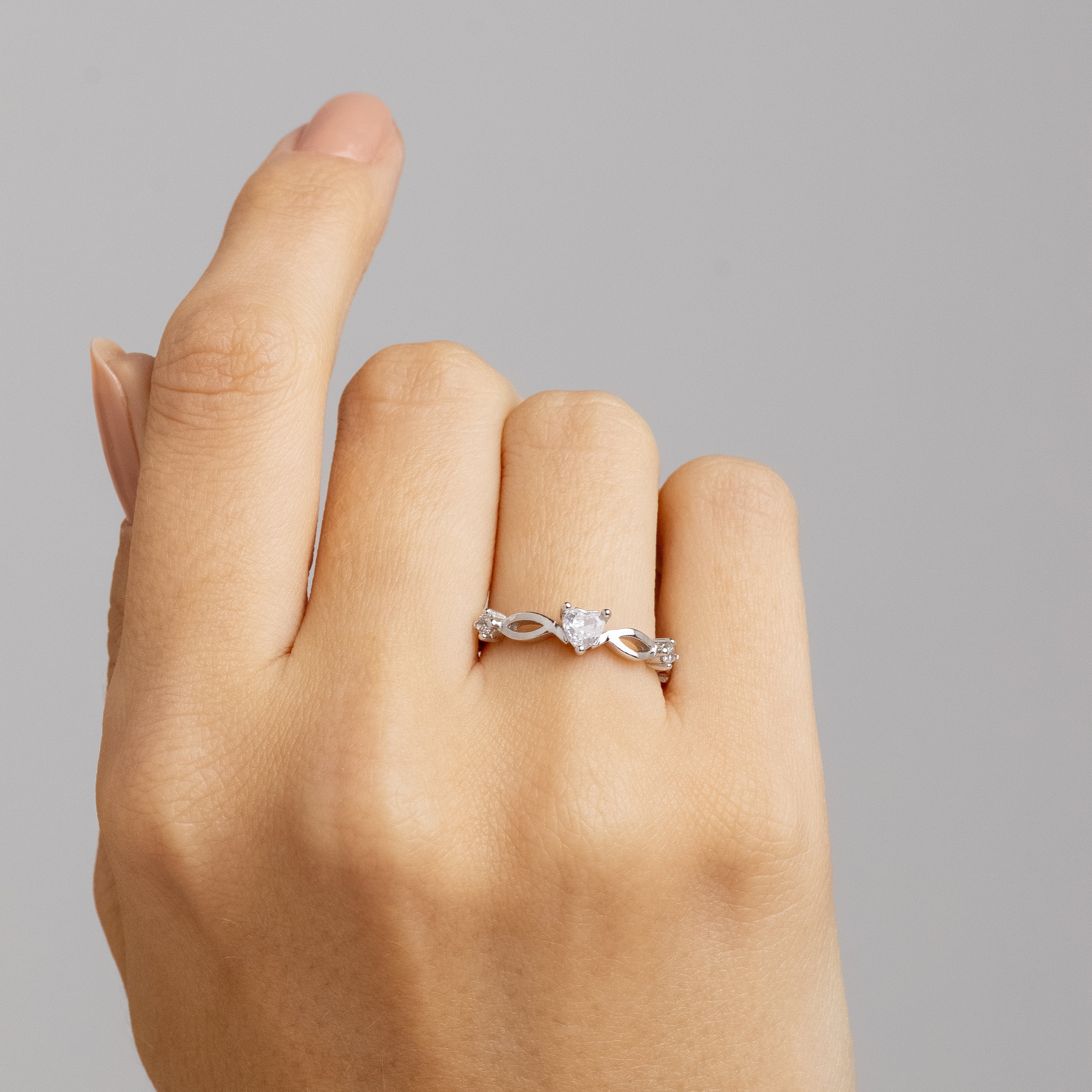 Anel Solitário Gemini Ouro Branco 18K