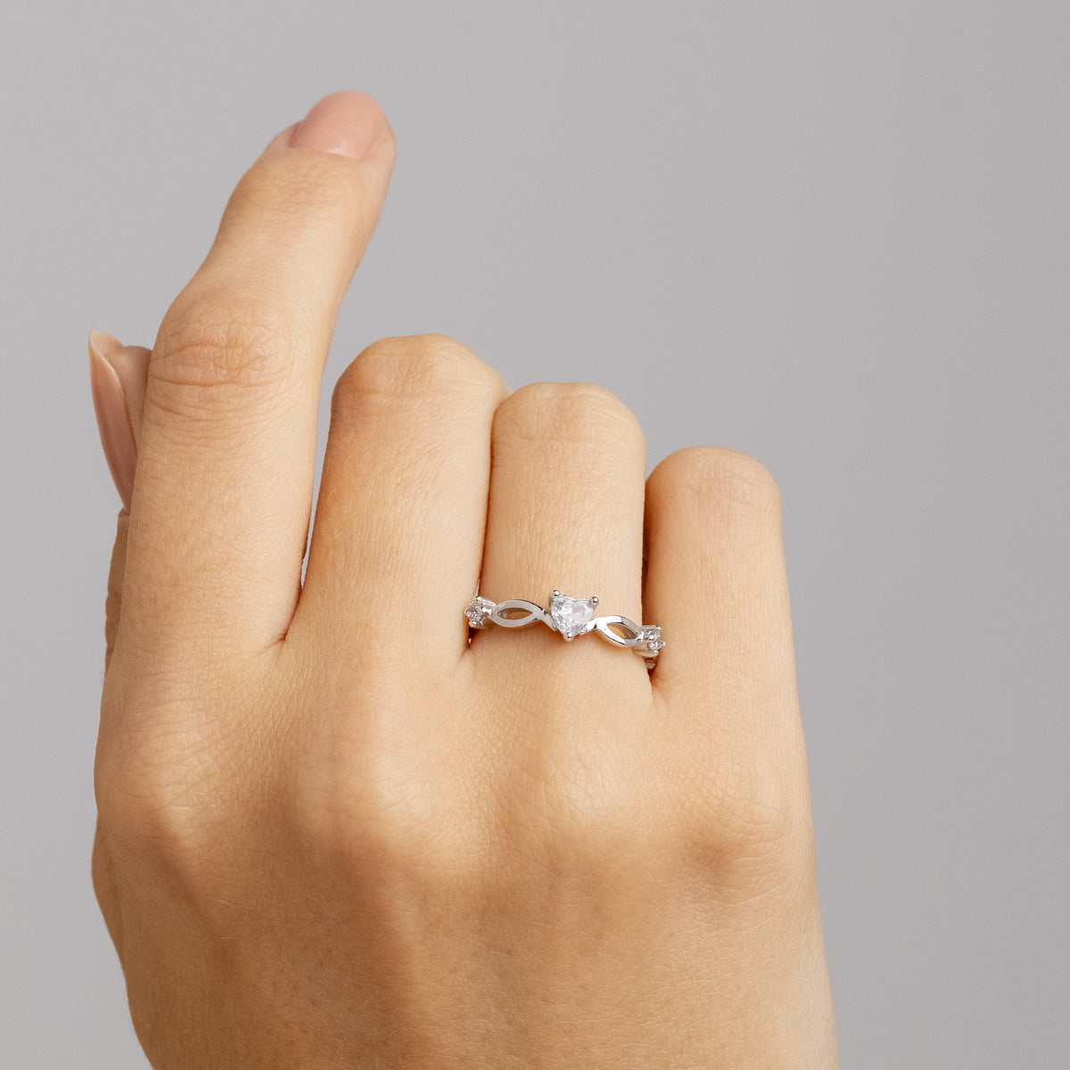 Anel Solitário Gemini Ouro Branco 18K