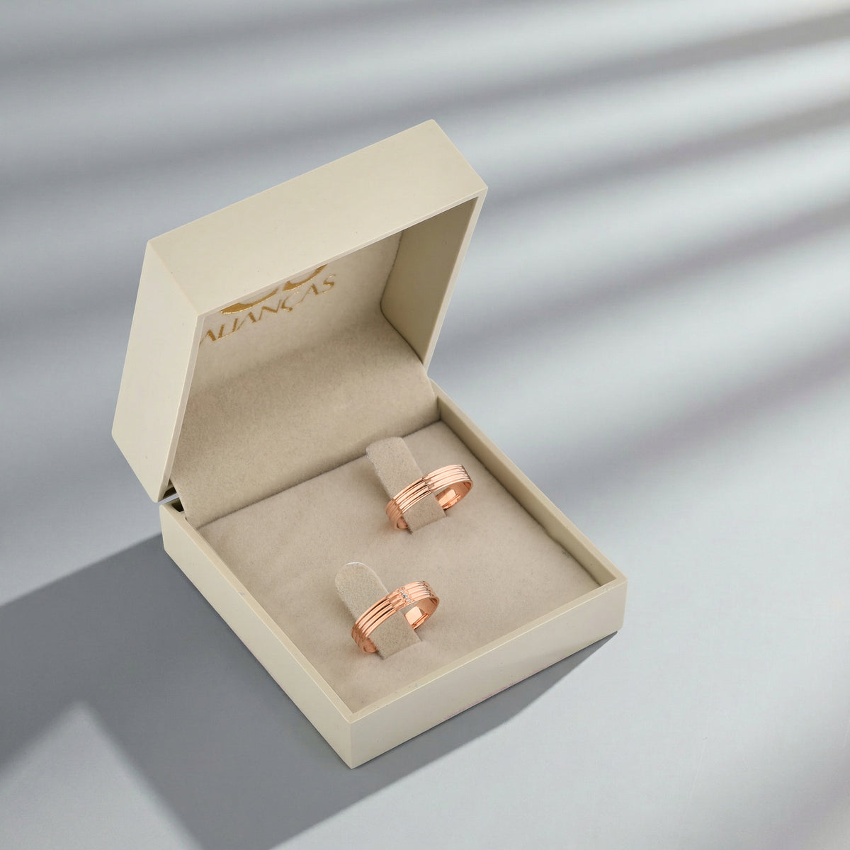 Alianças de Casamento Marquês Ouro Rosé 18K 5mm + Anel Brinde