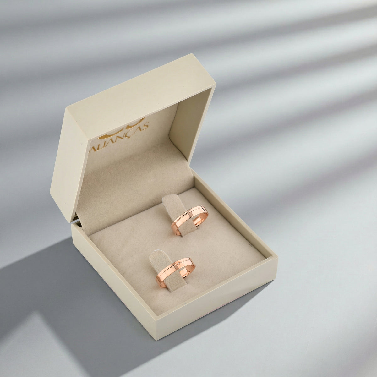 Alianças de Casamento Côncavas Ouro Rosé 18K 4mm + Anel Brinde